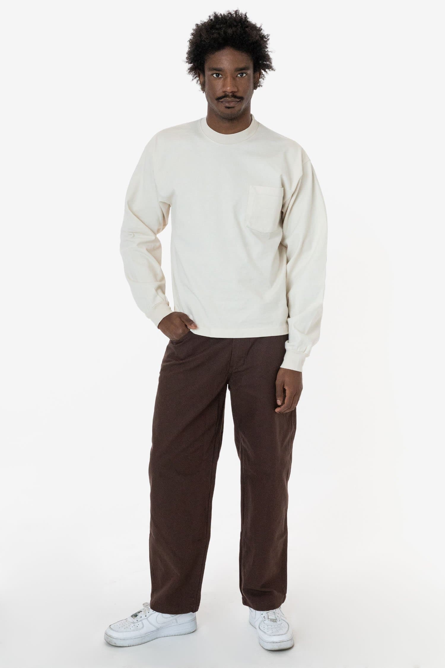 Chris is 6'1 wearing size 30/28