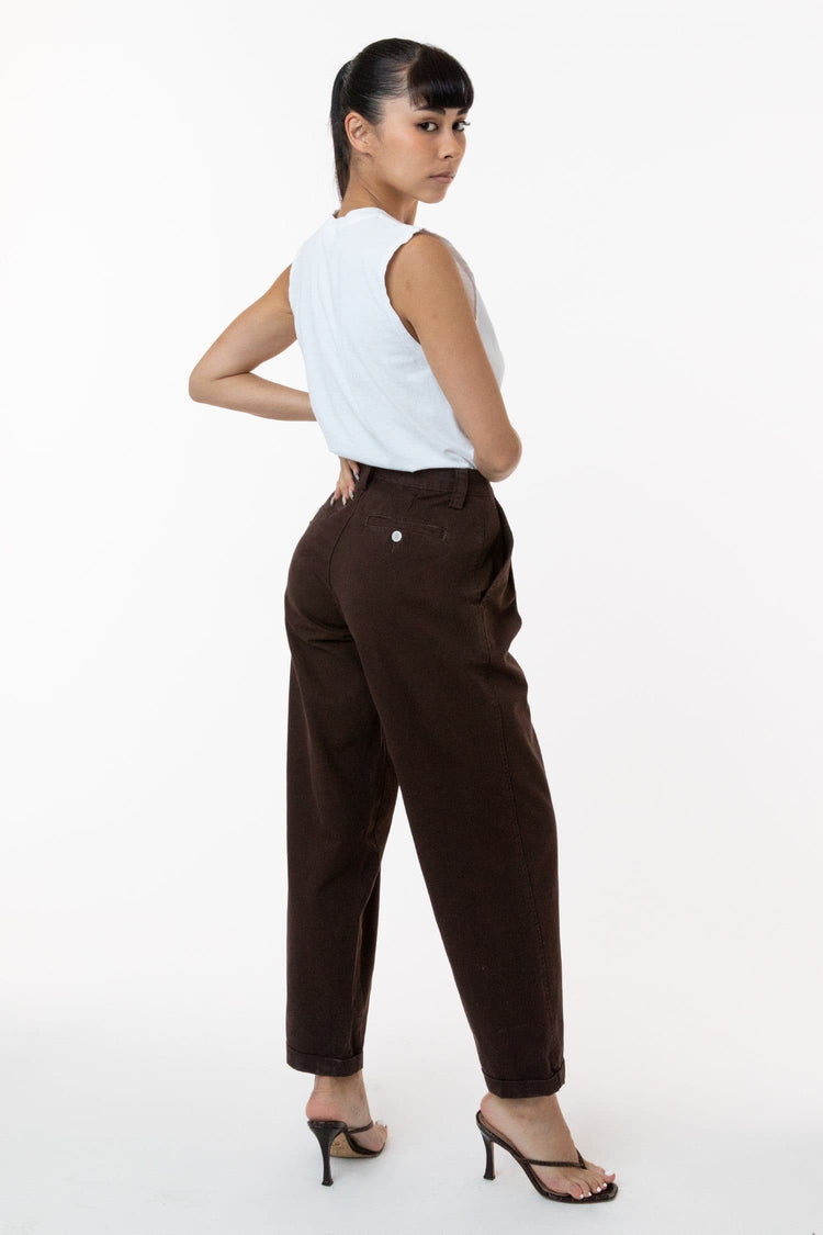 Yumi is 5'4 wearing size 25/28