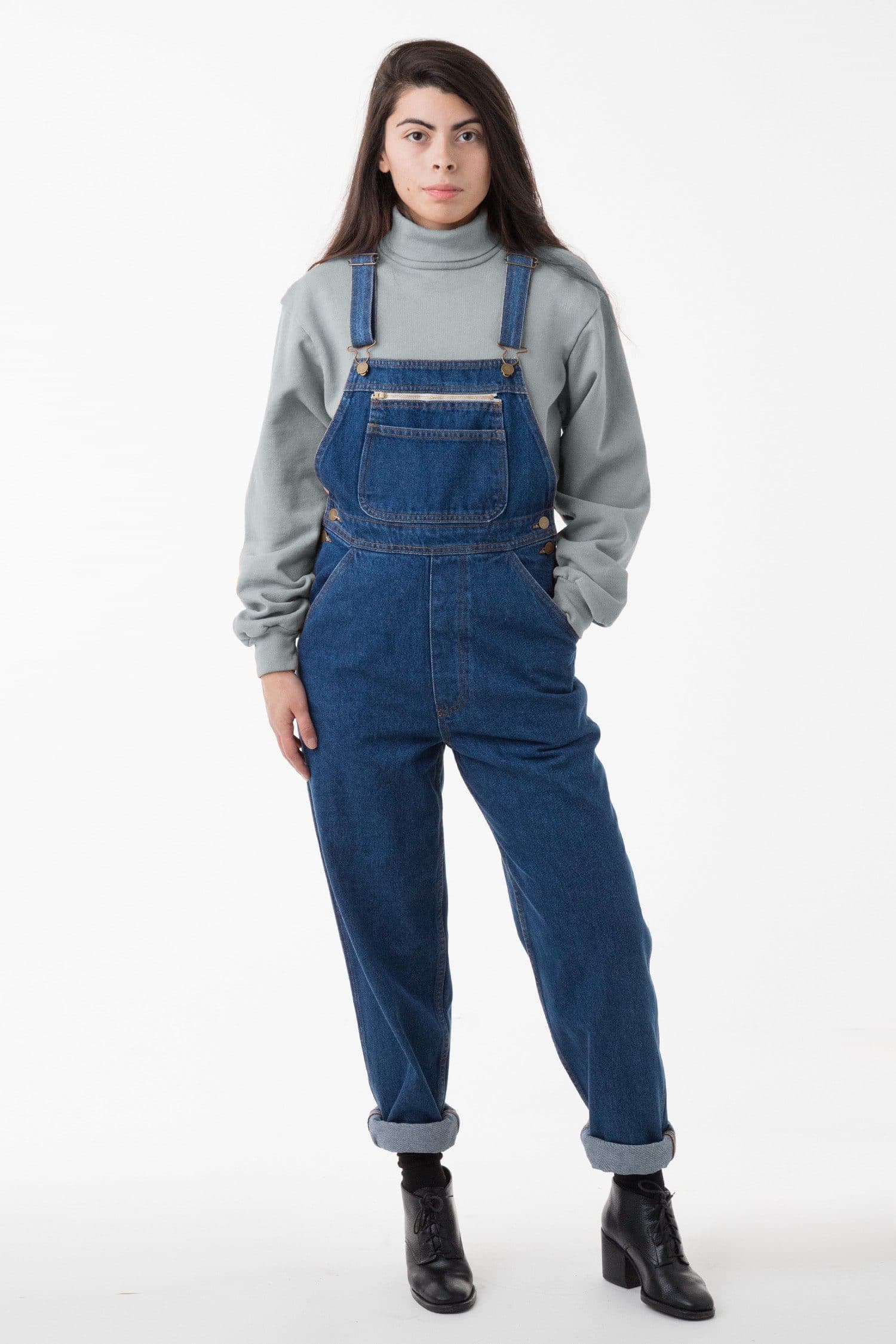 Thalia is 5'5 wearing size S/Regular