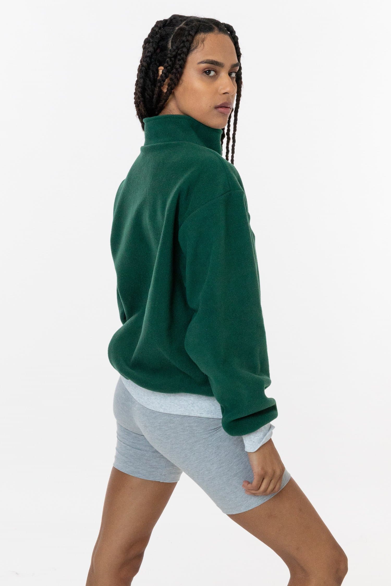 Monica is 5'8 and wearing size M